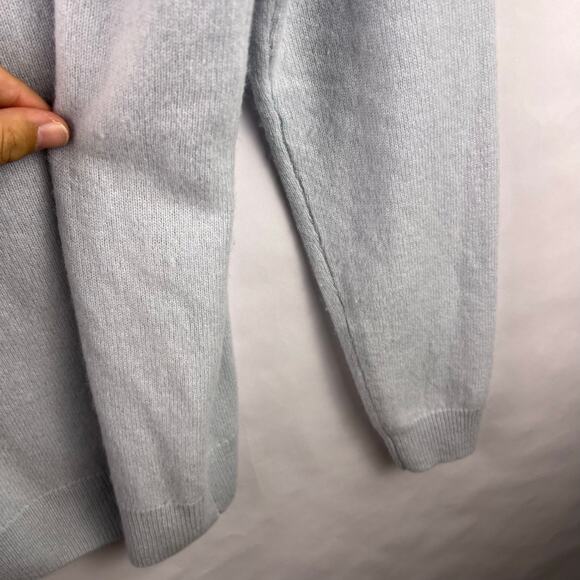 C by Bloomingdale’s Sweater, Glacier Blue, 100% Cashmere, Turtleneck, Soft Knit - Picture 13 of 14